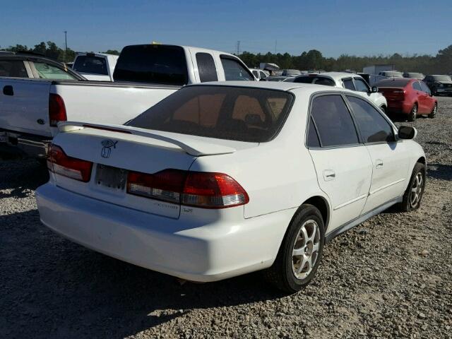 JHMCG56411C006209 - 2001 HONDA ACCORD LX WHITE photo 4