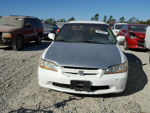 JHMCG56411C006209 - 2001 HONDA ACCORD LX WHITE photo 9