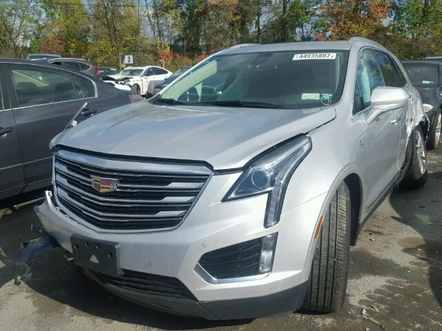 1GYKNDRS7HZ183338 - 2017 CADILLAC XT5 LUXURY SILVER photo 2