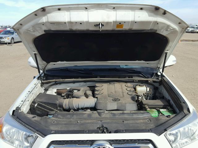 JTEZU5JR2C5041142 - 2012 TOYOTA 4RUNNER SR WHITE photo 7