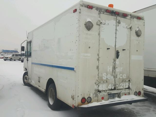 4UZAAPBW05CV66639 - 2005 FREIGHTLINER CHASSIS M WHITE photo 3