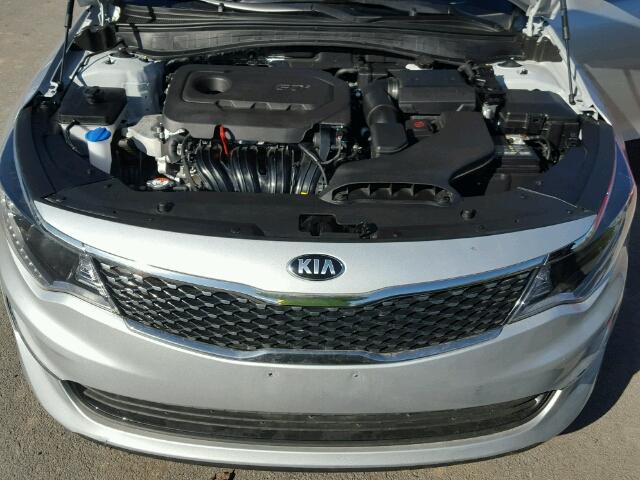 5XXGU4L31JG201048 - 2018 KIA OPTIMA SILVER photo 7