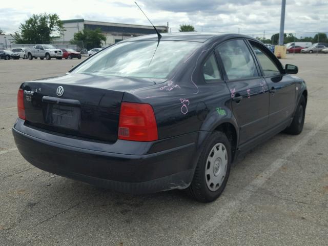 WVWAC63B51P029028 - 2001 VOLKSWAGEN PASSAT GLS BLACK photo 4