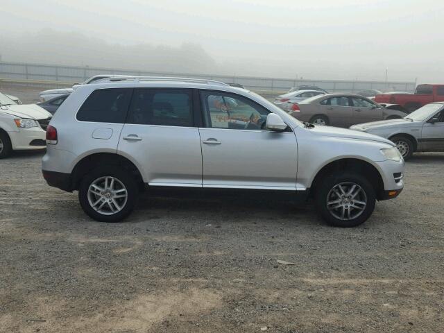 WVGBE77L38D025347 - 2008 VOLKSWAGEN TOUAREG 2 SILVER photo 9
