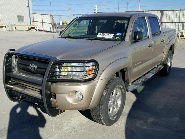 3TMJU62N75M006239 - 2005 TOYOTA TACOMA DOU BROWN photo 2