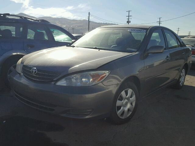 4T1BE32K13U672992 - 2003 TOYOTA CAMRY GRAY photo 2