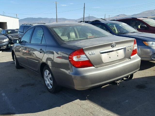 4T1BE32K13U672992 - 2003 TOYOTA CAMRY GRAY photo 3