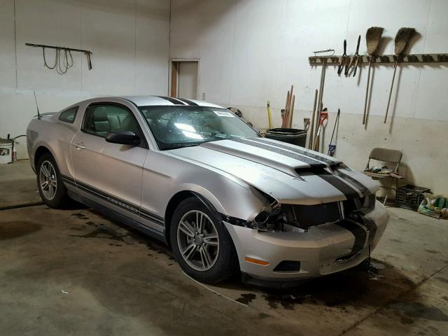 1ZVBP8AM2B5119773 - 2011 FORD MUSTANG SILVER photo 1