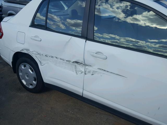 3N1BC11EX9L412834 - 2009 NISSAN VERSA WHITE photo 9