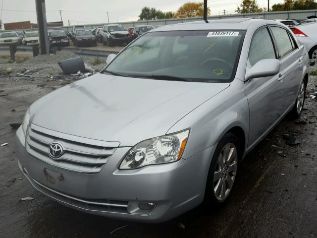 4T1BK36BX6U158145 - 2006 TOYOTA AVALON XL GRAY photo 2