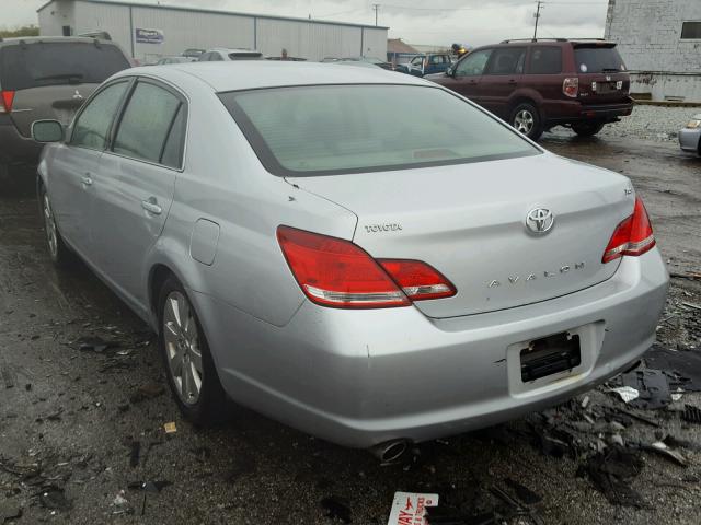 4T1BK36BX6U158145 - 2006 TOYOTA AVALON XL GRAY photo 3