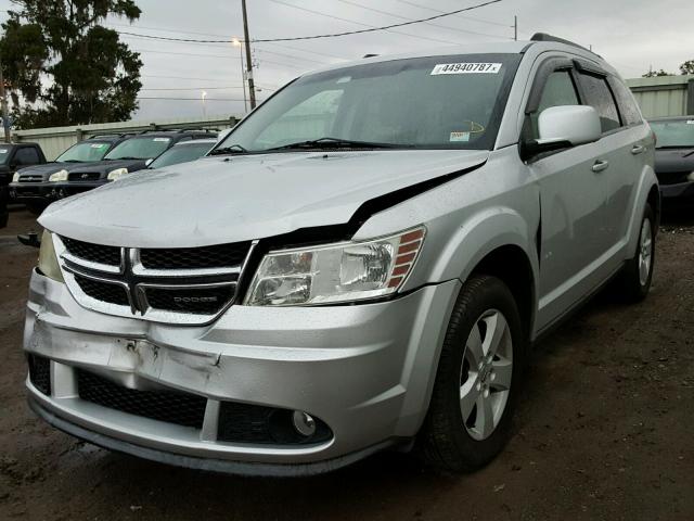 3D4PG1FG4BT506069 - 2011 DODGE JOURNEY SILVER photo 2