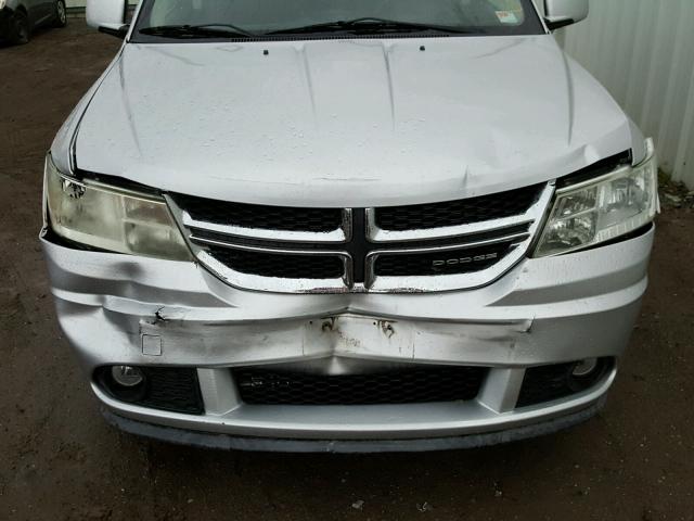 3D4PG1FG4BT506069 - 2011 DODGE JOURNEY SILVER photo 9