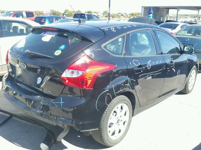 1FAHP3K21CL221811 - 2012 FORD FOCUS SE BLACK photo 4