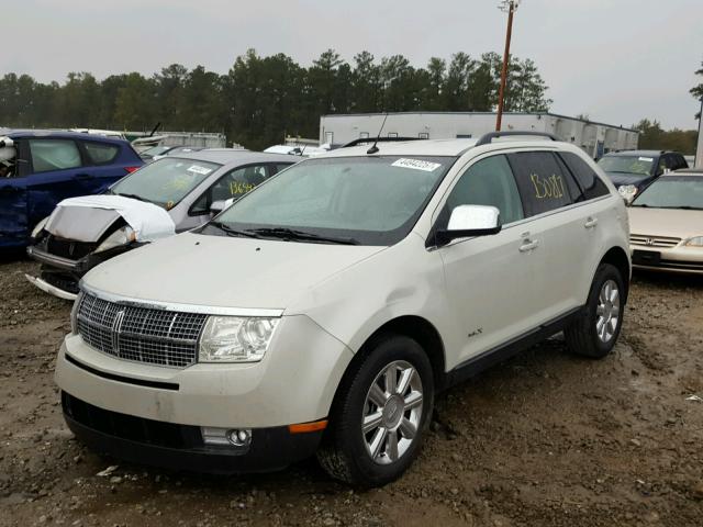 2LMDU68C27BJ31818 - 2007 LINCOLN MKX CREAM photo 2