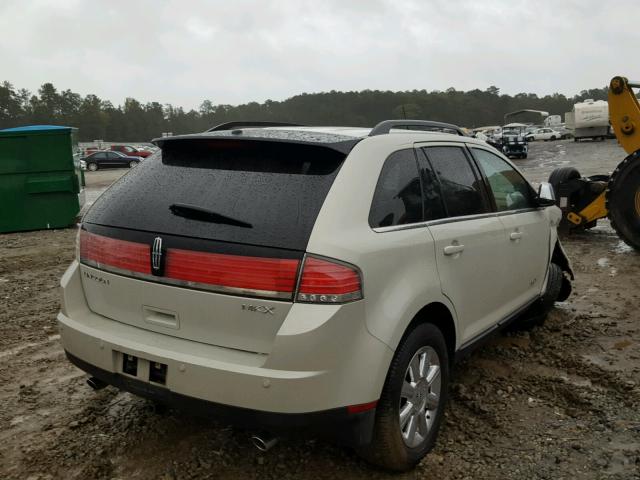 2LMDU68C27BJ31818 - 2007 LINCOLN MKX CREAM photo 4