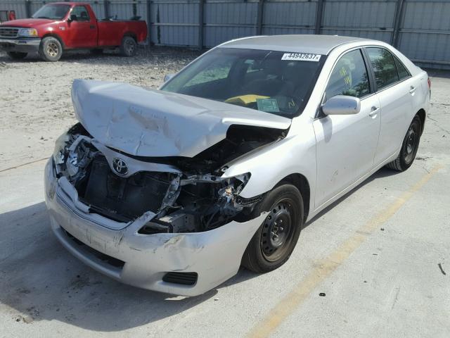 4T1BF3EK3BU602370 - 2011 TOYOTA CAMRY BASE SILVER photo 2