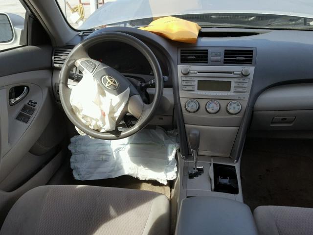 4T1BF3EK3BU602370 - 2011 TOYOTA CAMRY BASE SILVER photo 9