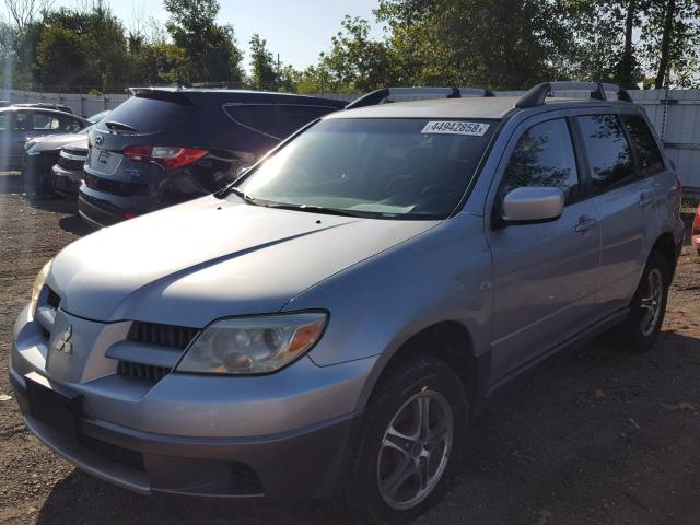 JA4LZ31F45U606015 - 2005 MITSUBISHI OUTLANDER SILVER photo 2