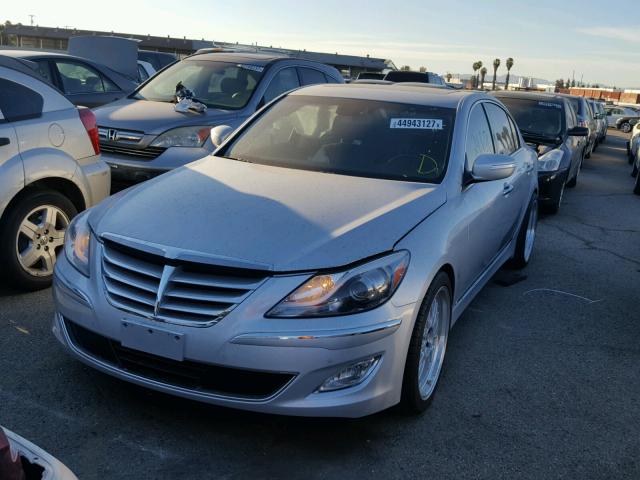 KMHGC4DH4EU265674 - 2014 HYUNDAI GENESIS SILVER photo 2