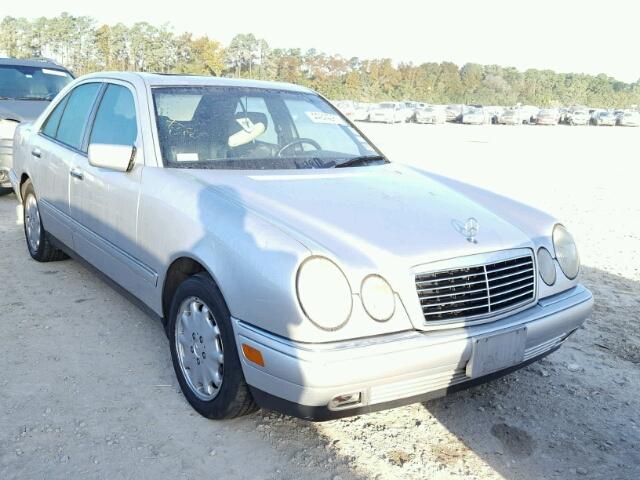 WDBJF65F1WA657460 - 1998 MERCEDES-BENZ E 320 SILVER photo 1