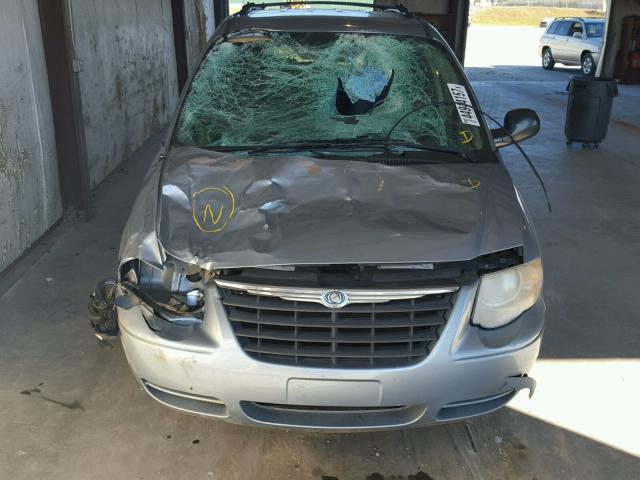 2A8GP44R56R625026 - 2006 CHRYSLER TOWN & COU BLUE photo 9
