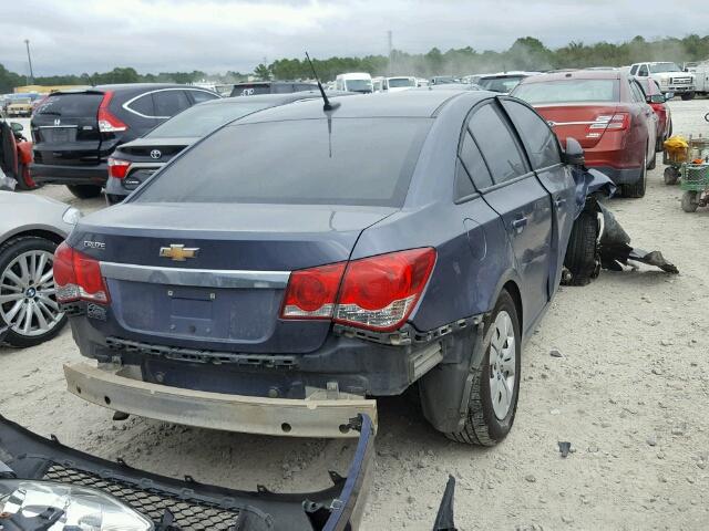 1G1PA5SH1D7162768 - 2013 CHEVROLET CRUZE BLUE photo 4