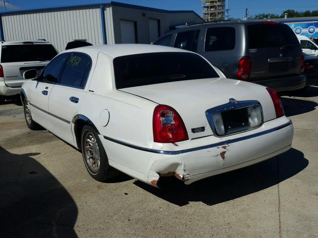 1LNHM82W1XY671207 - 1999 LINCOLN TOWN CAR WHITE photo 3