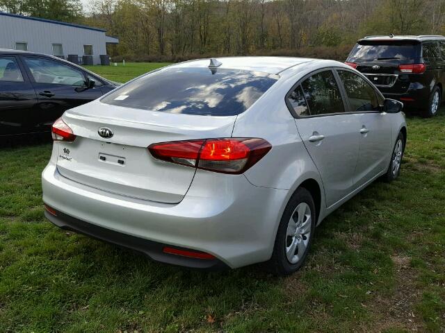 3KPFL4A77HE122779 - 2017 KIA FORTE SILVER photo 4