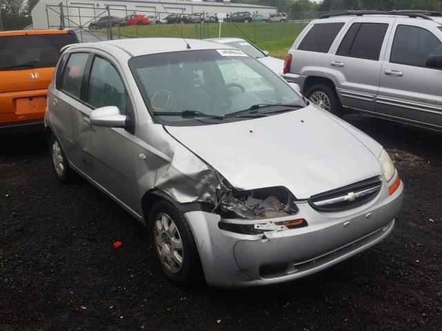 KL1TD62695B411244 - 2005 CHEVROLET AVEO BASE Srebrny zdjęcie 1