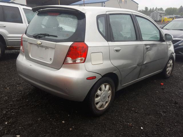 KL1TD62695B411244 - 2005 CHEVROLET AVEO BASE Srebrny zdjęcie 4