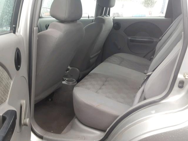 KL1TD62695B411244 - 2005 CHEVROLET AVEO BASE Srebrny zdjęcie 6