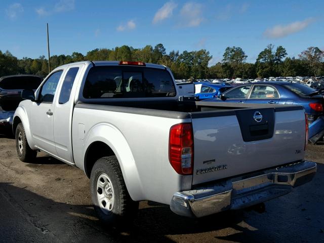 1N6BD06T56C470172 - 2006 NISSAN FRONTIER K SILVER photo 3