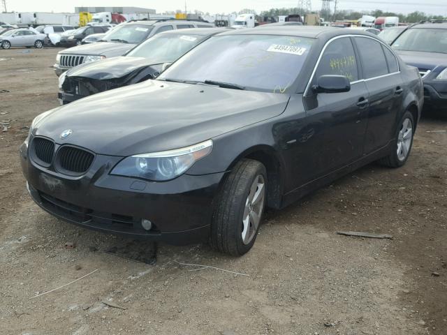 WBANF73526CC34281 - 2006 BMW 530 BLACK photo 2