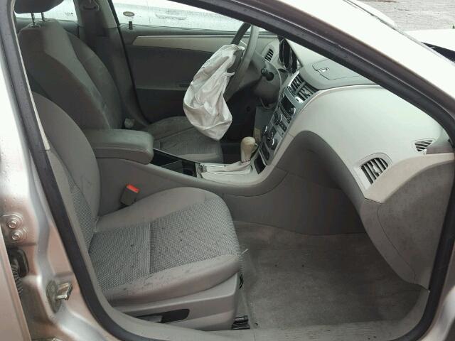 1G1ZB5E01CF208633 - 2012 CHEVROLET MALIBU LS Gümüş foto 5