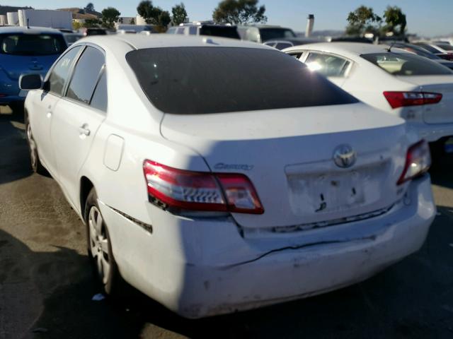 4T1BF3EK3BU774737 - 2011 TOYOTA CAMRY WHITE photo 3