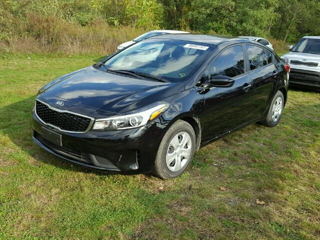 3KPFL4A76HE100160 - 2017 KIA FORTE BLACK photo 2