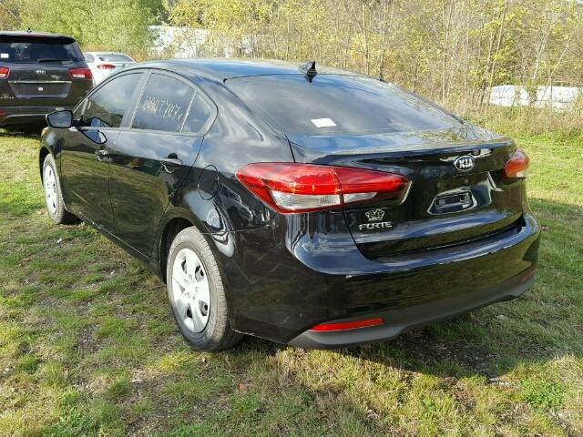 3KPFL4A76HE100160 - 2017 KIA FORTE BLACK photo 3