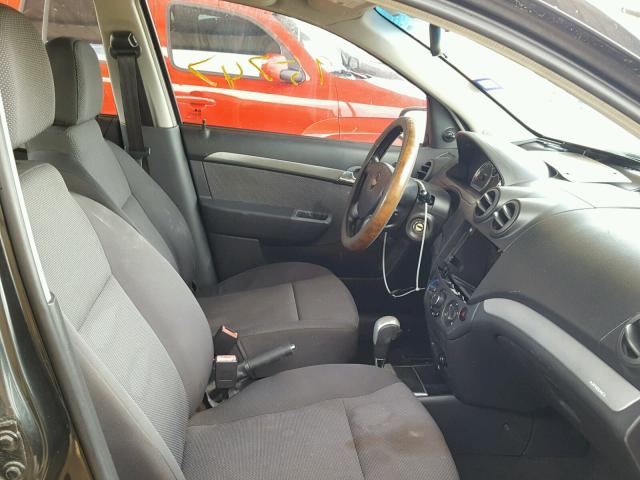 KL1TD5DE9AB126021 - 2010 CHEVROLET AVEO LS BLACK photo 5