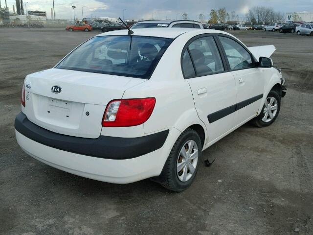 KNADE123666120629 - 2006 KIA RIO WHITE photo 4