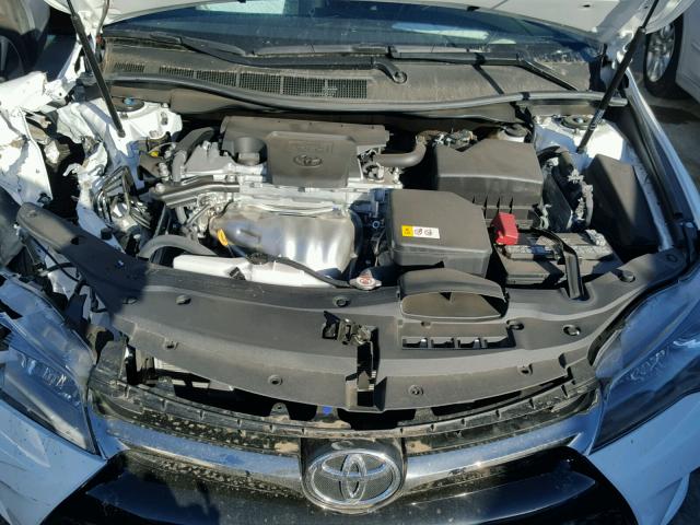 4T1BF1FK6HU423431 - 2017 TOYOTA CAMRY LE WHITE photo 7