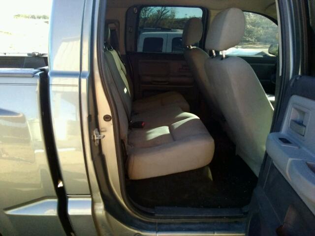 1D7HE48NX8S524354 - 2008 DODGE DAKOTA QUA GRAY photo 6