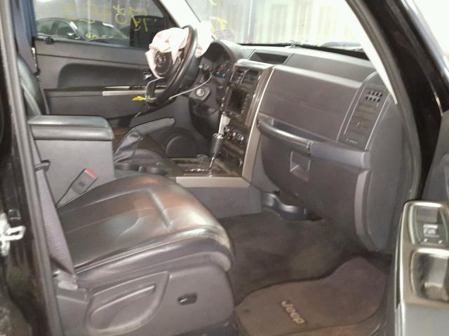1J4PN5GK3BW570265 - 2011 JEEP LIBERTY LI BLACK photo 5
