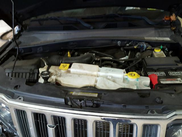 1J4PN5GK3BW570265 - 2011 JEEP LIBERTY LI BLACK photo 7