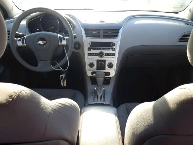 1G1ZC5E03AF232913 - 2010 CHEVROLET MALIBU 1LT WHITE photo 9