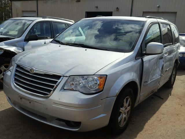 2A8HR54P08R821798 - 2008 CHRYSLER TOWN & COU SILVER photo 2