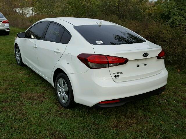 3KPFK4A73HE077696 - 2017 KIA FORTE WHITE photo 3