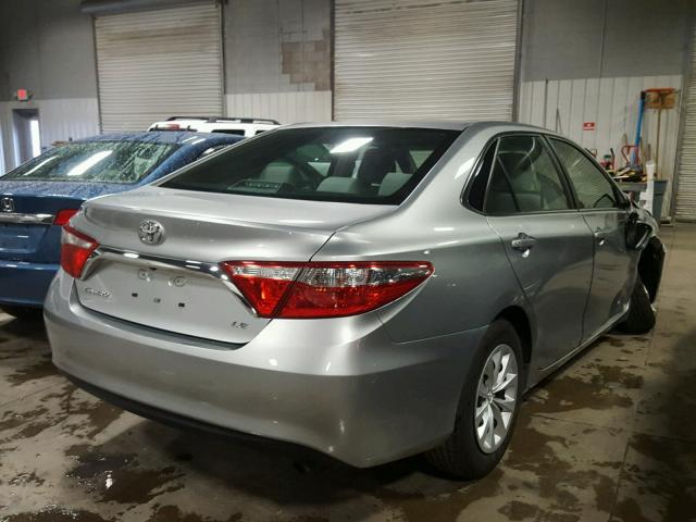 4T4BF1FK8FR453971 - 2015 TOYOTA CAMRY GRAY photo 4