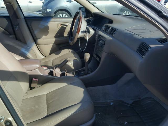 JT2BF22K510319051 - 2001 TOYOTA CAMRY CE GOLD photo 5