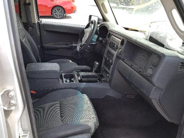 1J8HH48K28C125593 - 2008 JEEP COMMANDER Gümüş foto 5